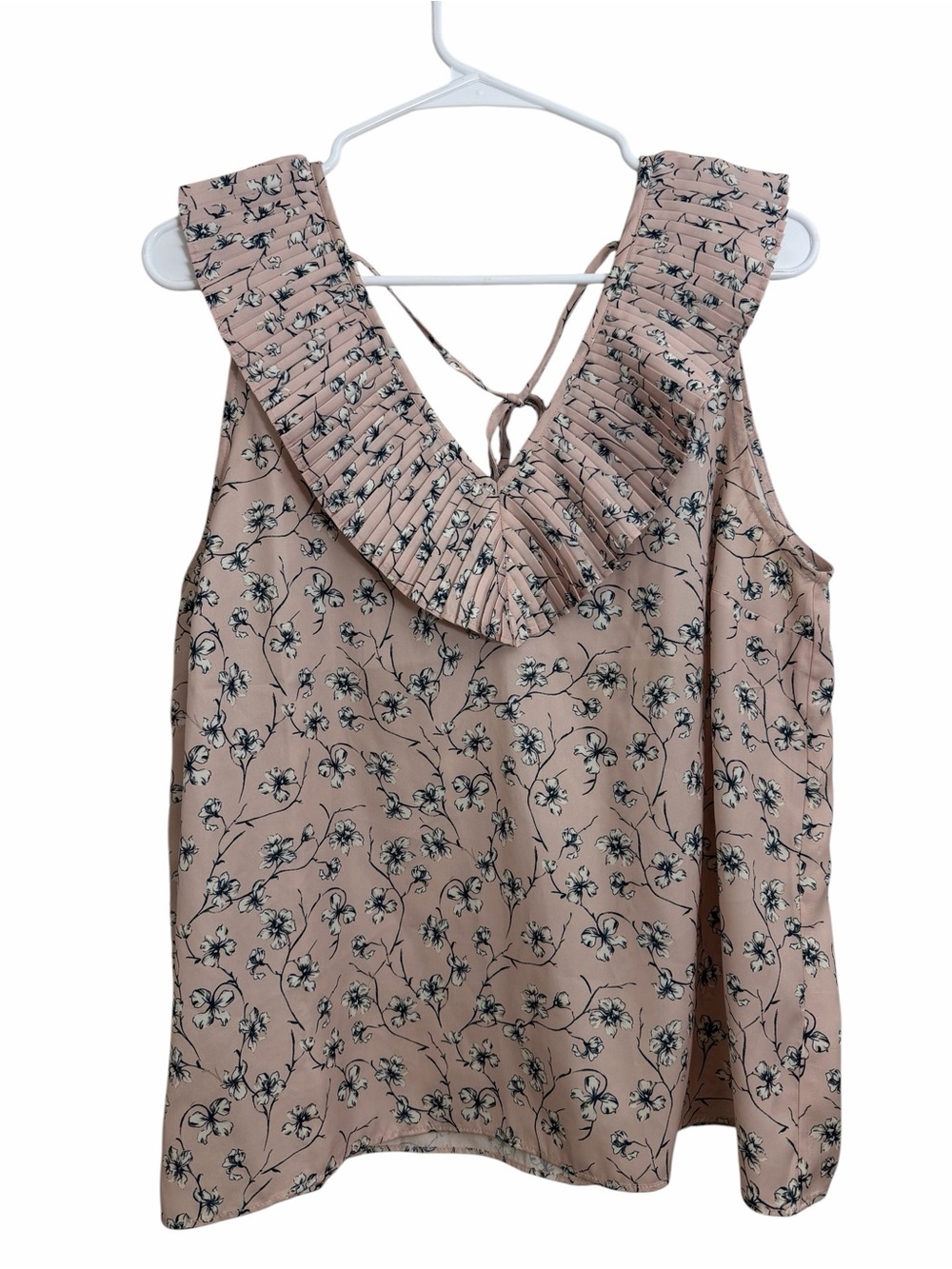 Women’s Ava and Aiden light pink, navy floral pleated collar size large blouse!